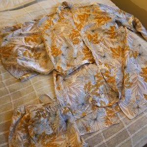 Etam kimono and matching shorts